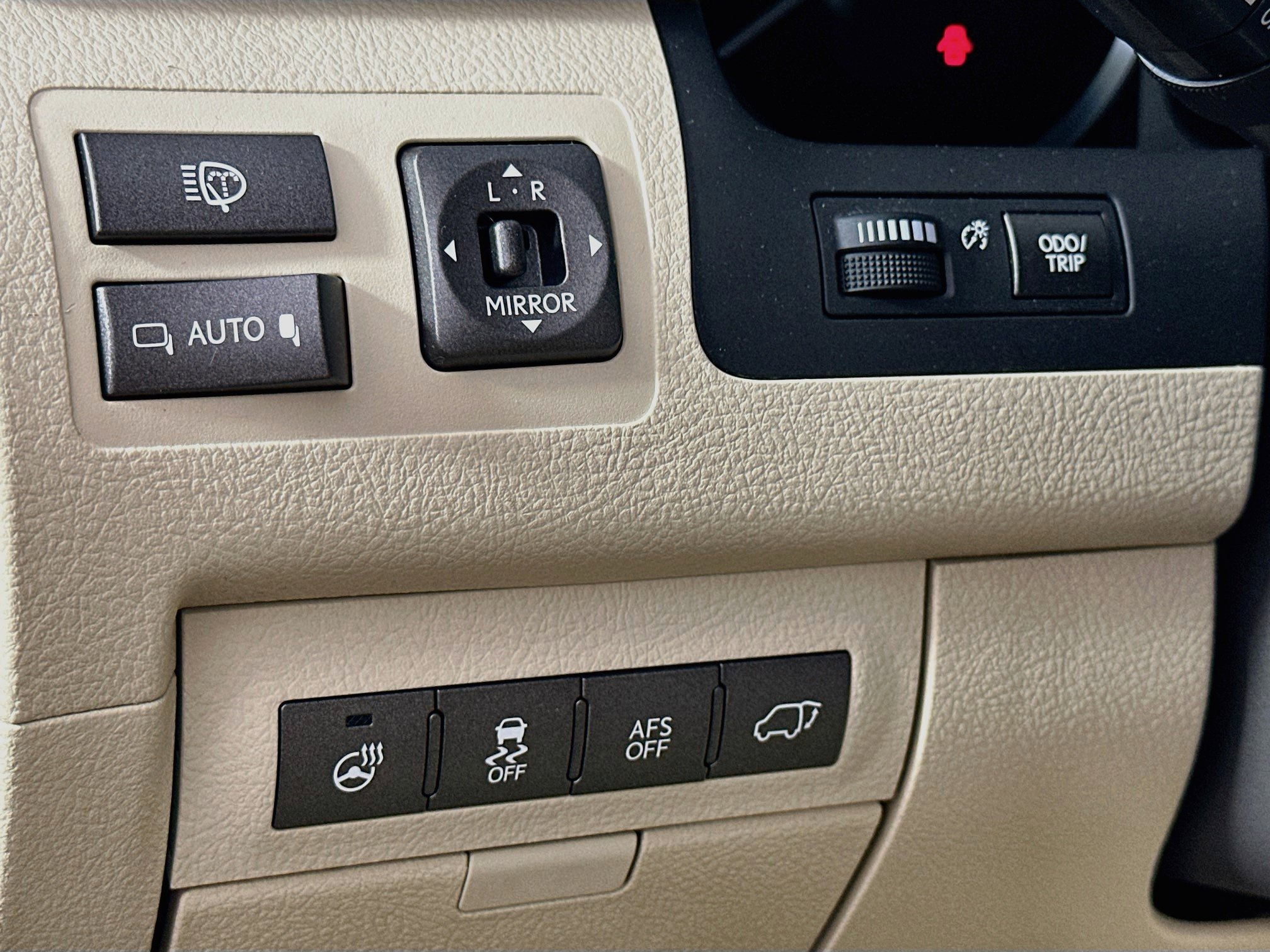 Used 2014 Lexus LX 570 4WD image 17
