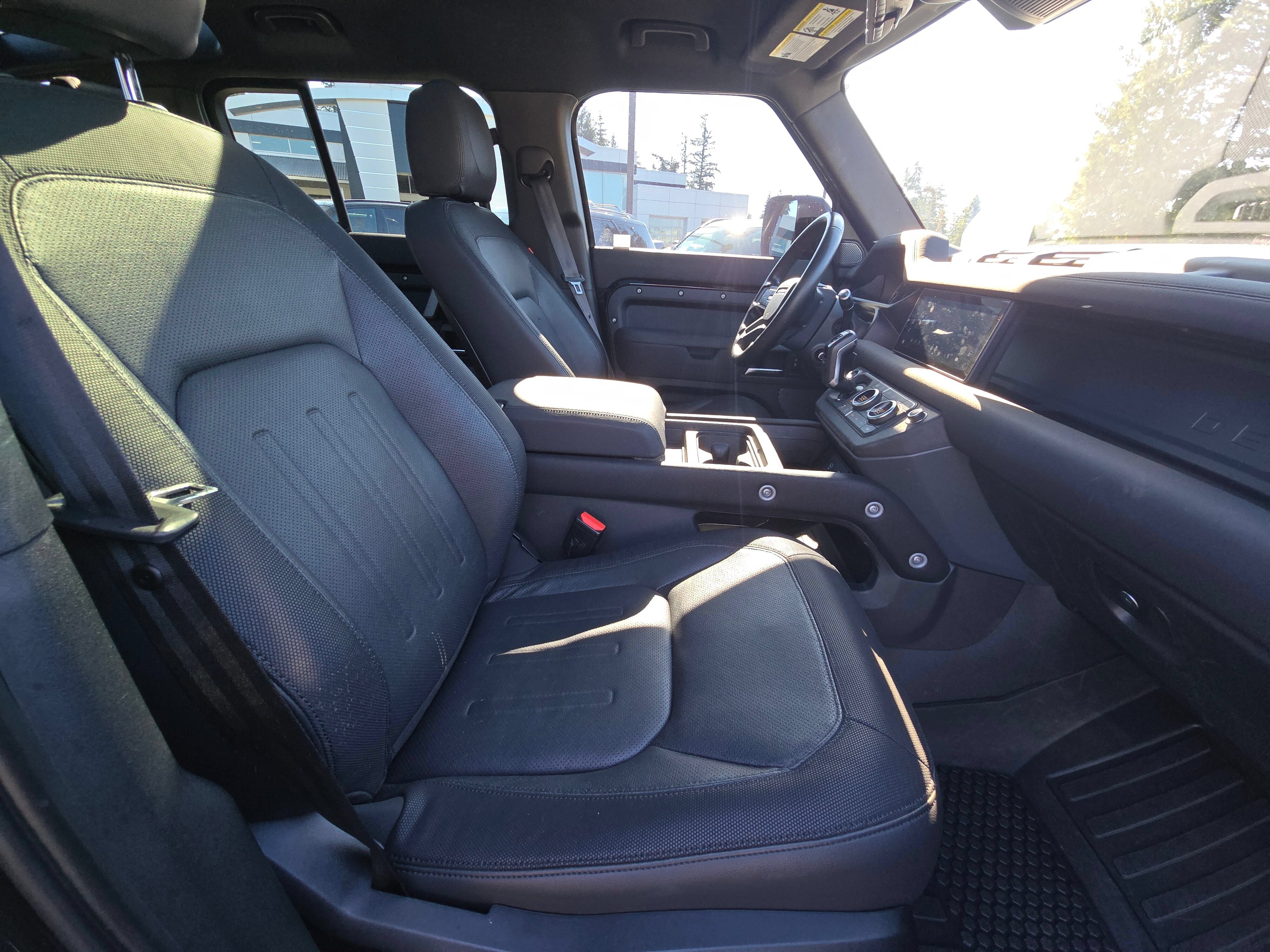Used 2022 Land Rover Defender 110 X-Dynamic SE AWD/4WD image 11