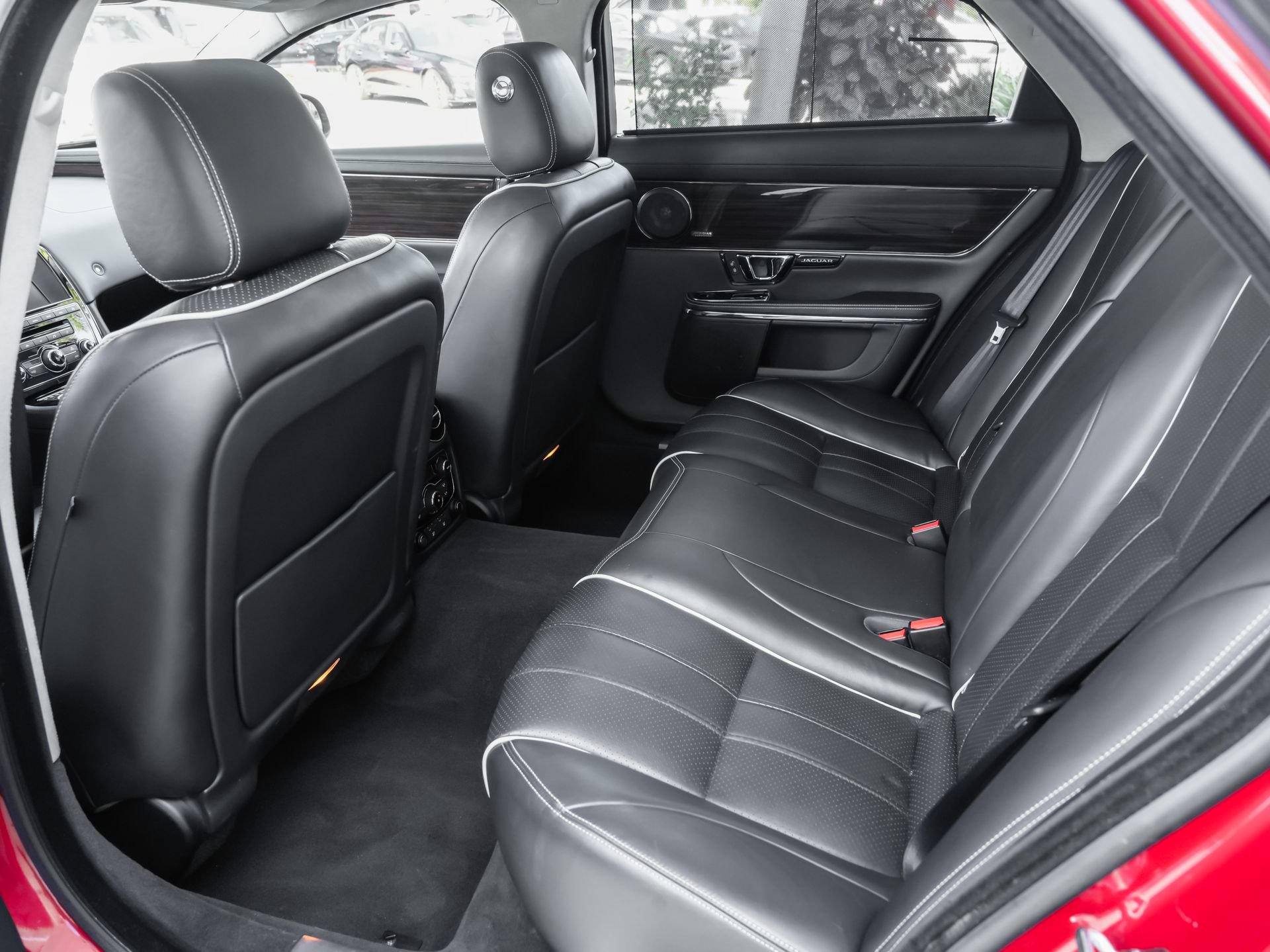 Used 2015 Jaguar XJ L Portfolio AWD/4WD image 34