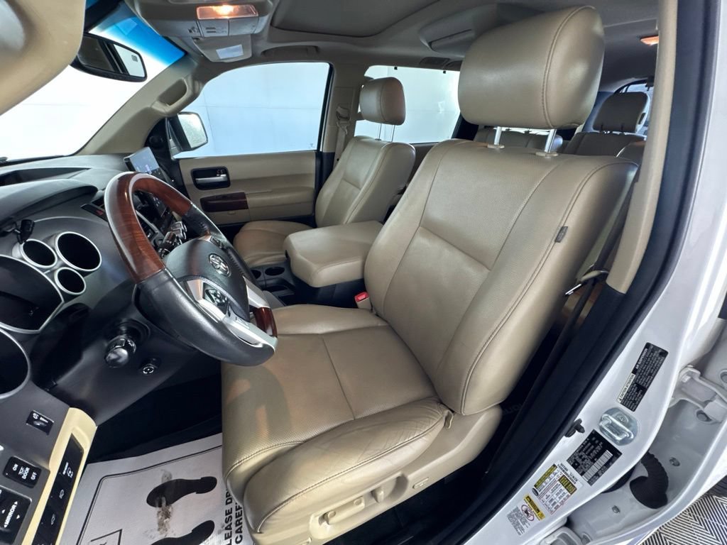 Used 2017 Toyota Sequoia Platinum AWD/4WD image 30