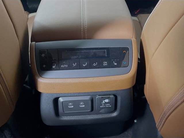 New 2026 Nissan Pathfinder Platinum FWD image 15