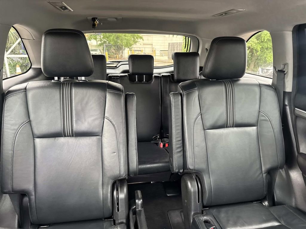 Used 2017 Toyota Highlander XLE image 11