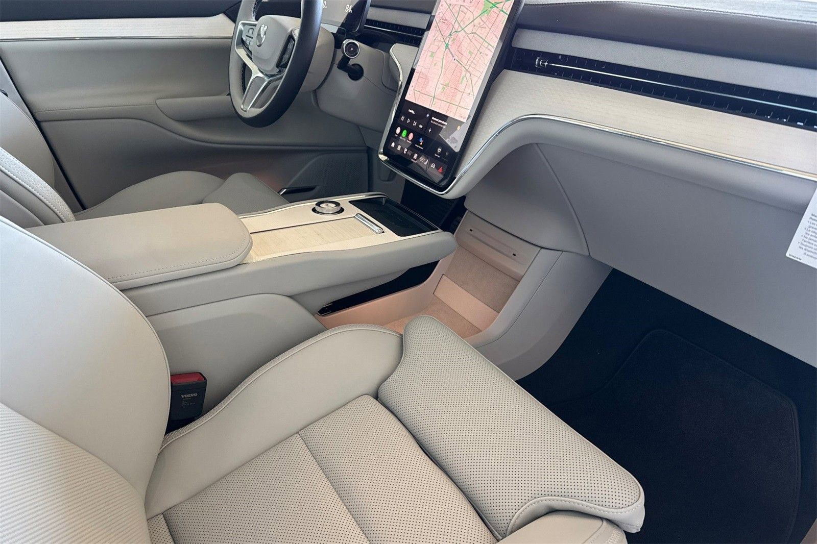 New 2025 Volvo EX90 Plus w/ Protection Package Premier image 16