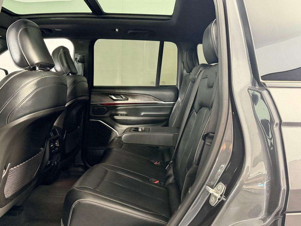 Used 2022 Jeep Grand Cherokee Overland image 28