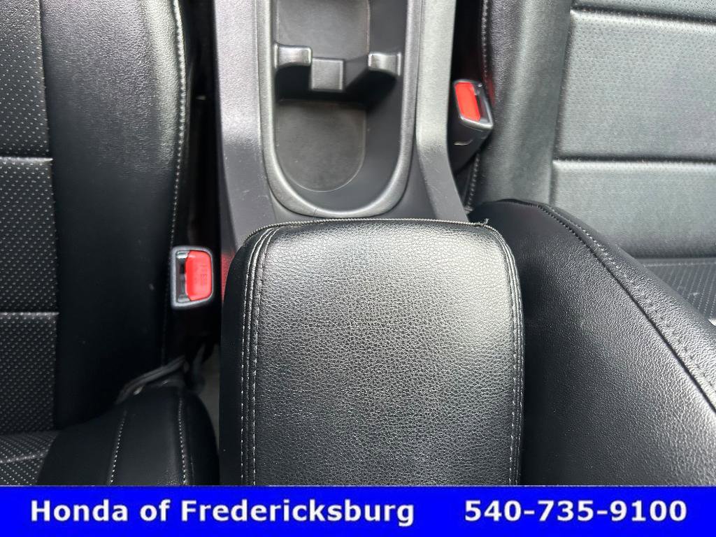 Used 2025 Toyota Corolla Cross L image 38