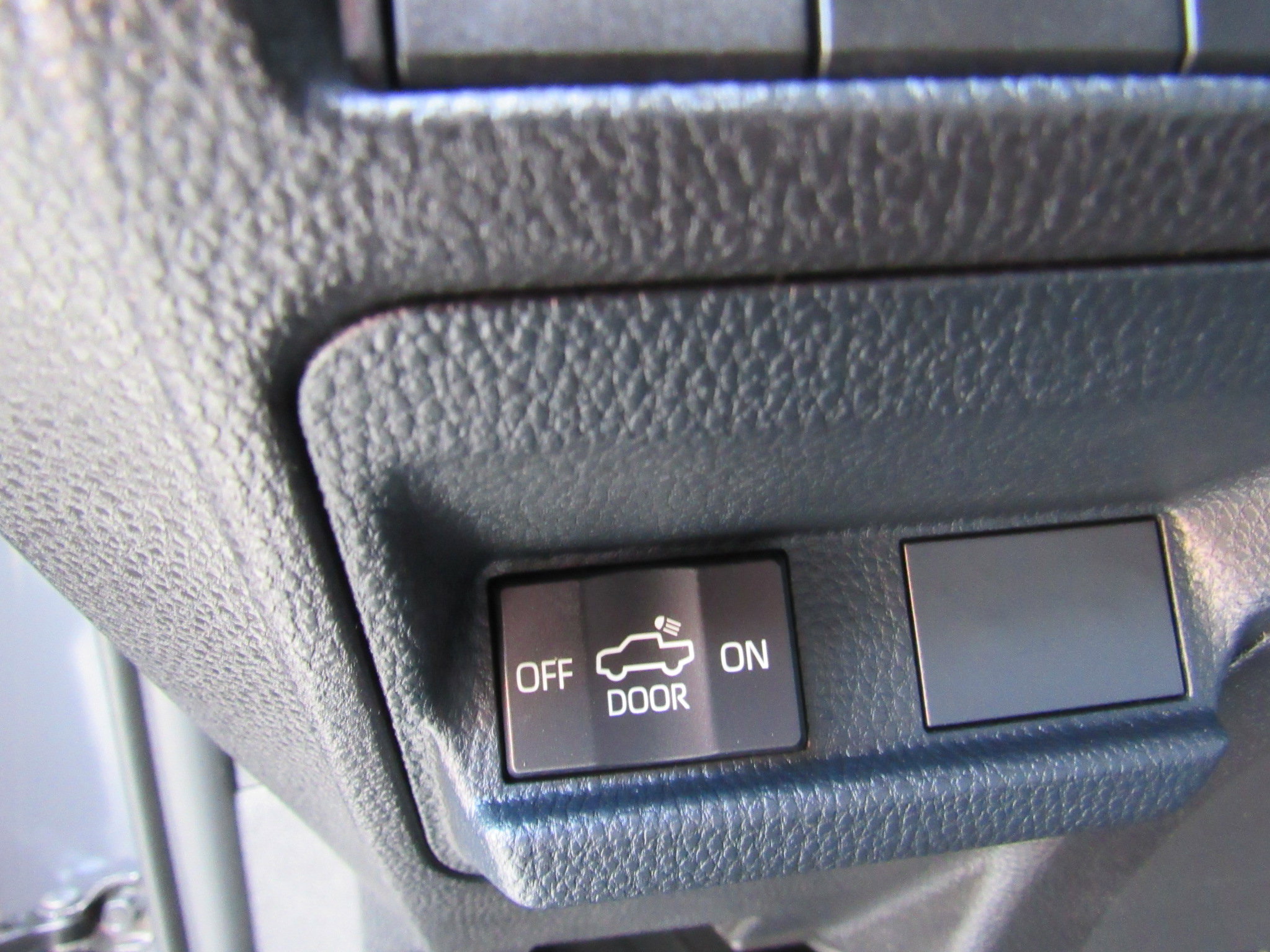 Used 2025 Toyota Tacoma SR5 image 11