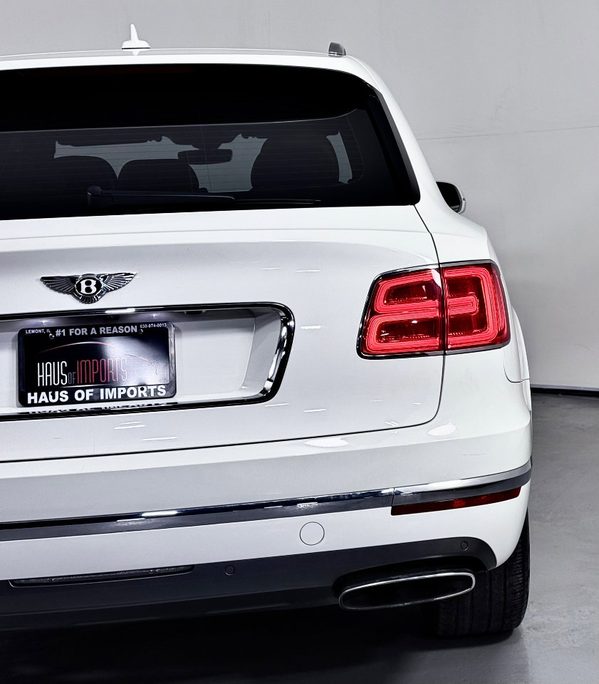 Used 2018 Bentley Bentayga image 14