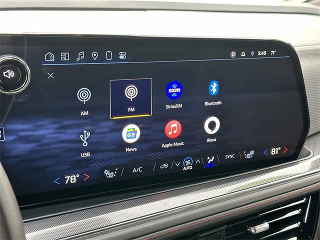 Used 2025 Chevrolet Suburban RST image 12