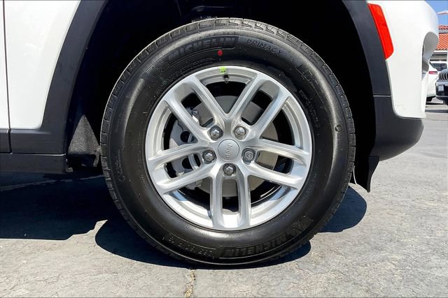 New 2025 Jeep Grand Cherokee Laredo X w/ Luxury Tech Group I image 10