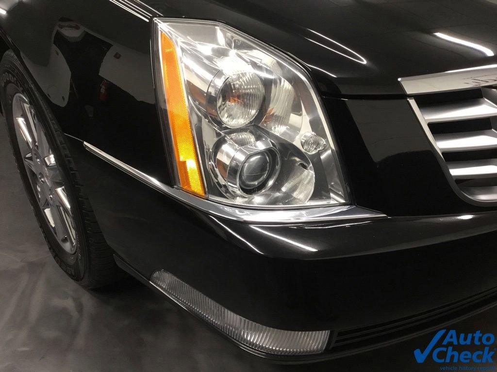 Used 2011 Cadillac DTS Limousine FWD image 19