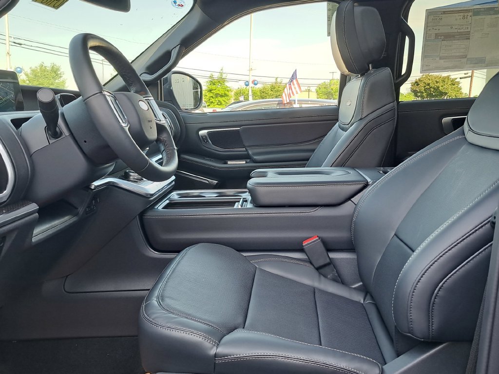 New 2026 Ford Expedition Max Platinum w/ Stealth Appearance Package AWD/4WD image 13