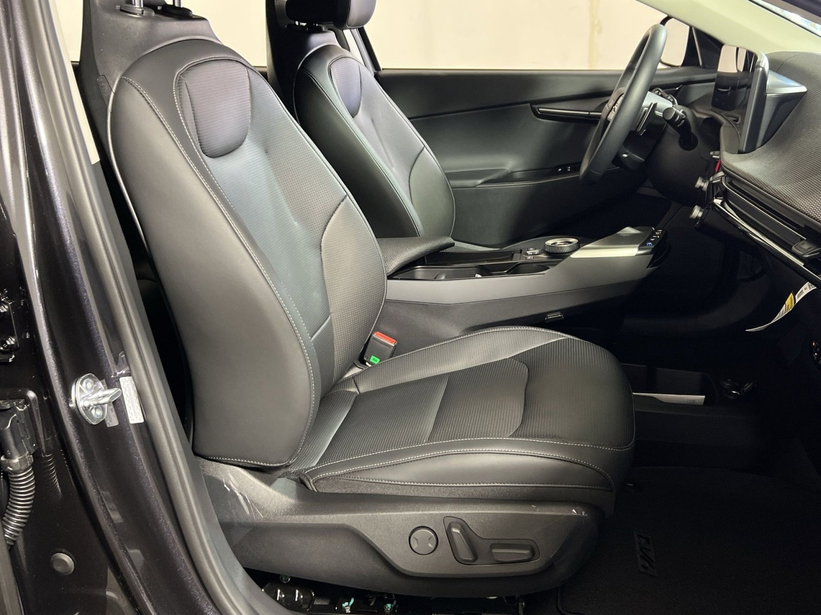 New 2025 Kia EV6 Wind image 26