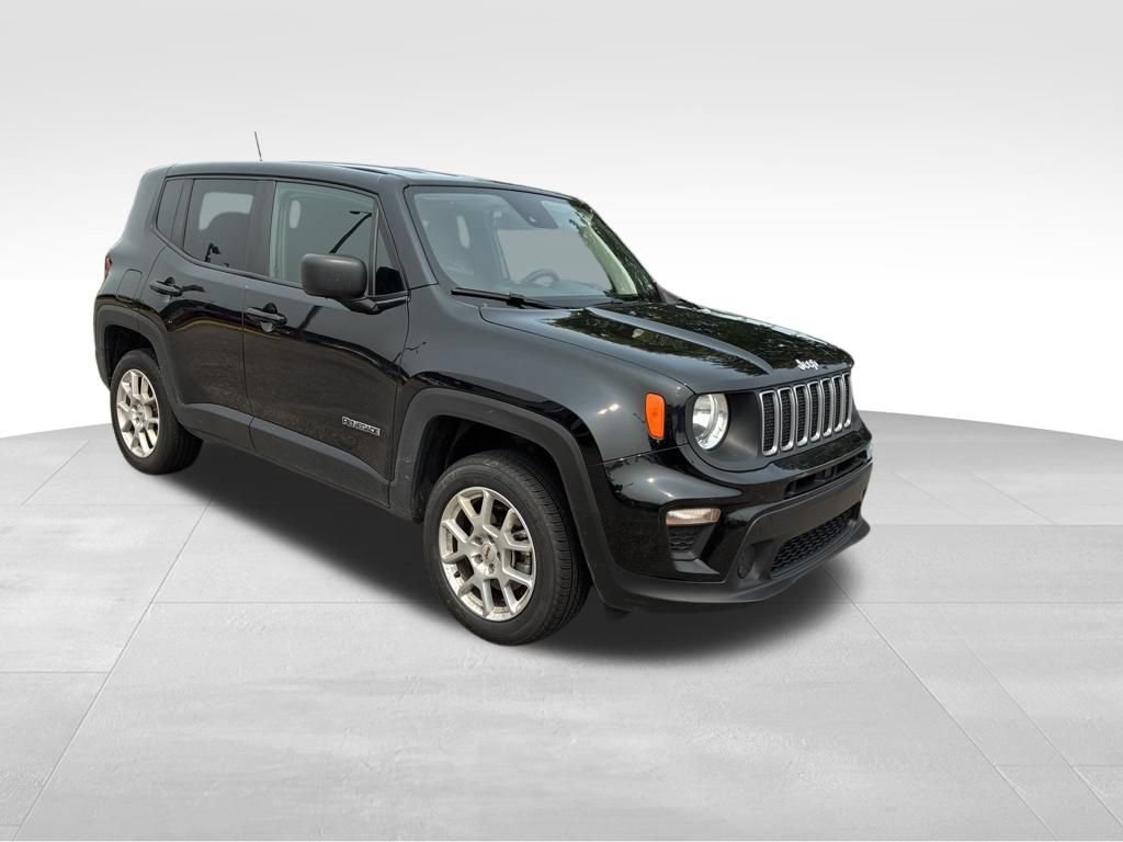 Used 2023 Jeep Renegade Latitude AWD/4WD image 8