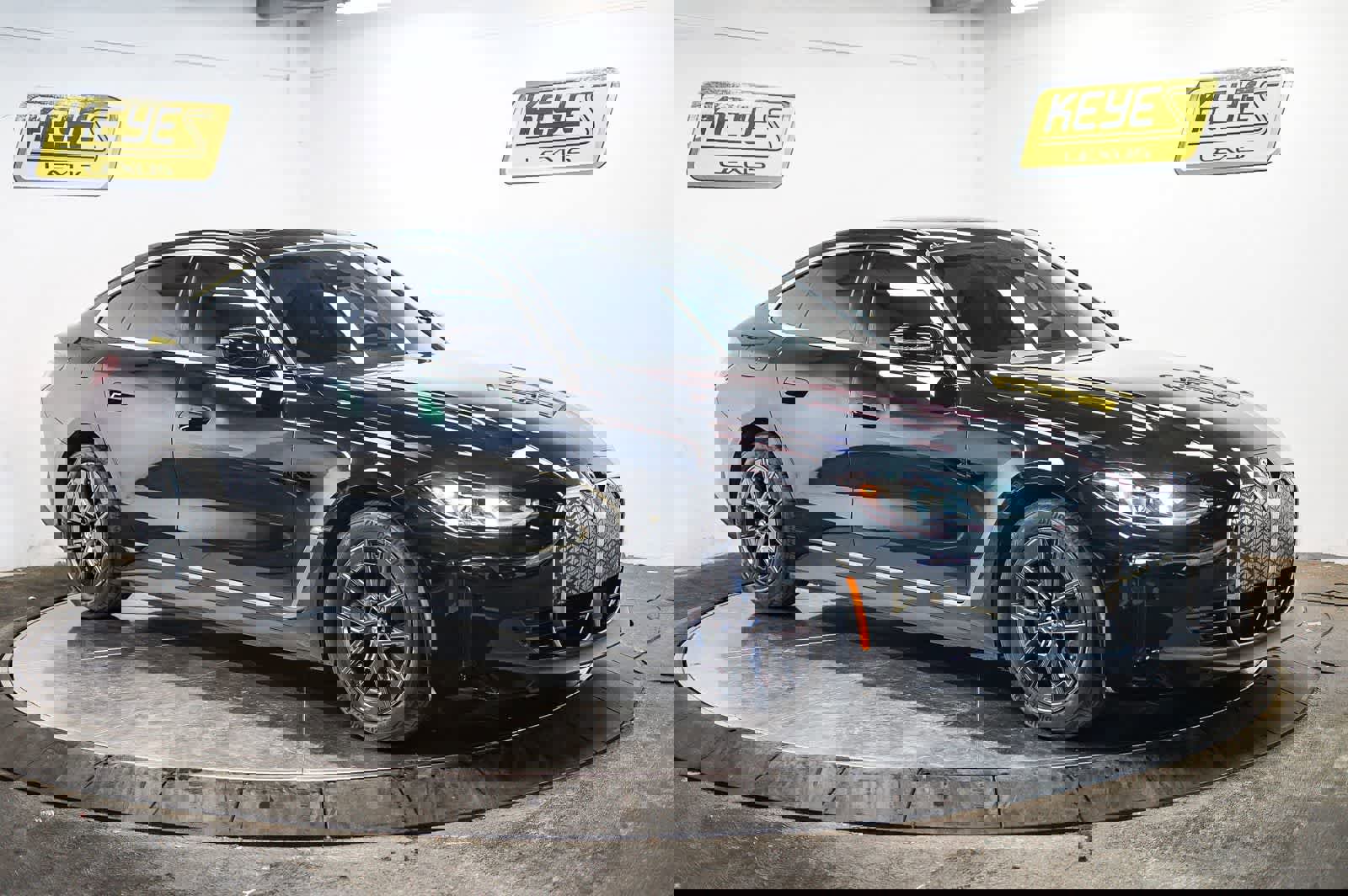 Used 2025 BMW i4 xDrive40i w/ Driving Assistance Package image 5