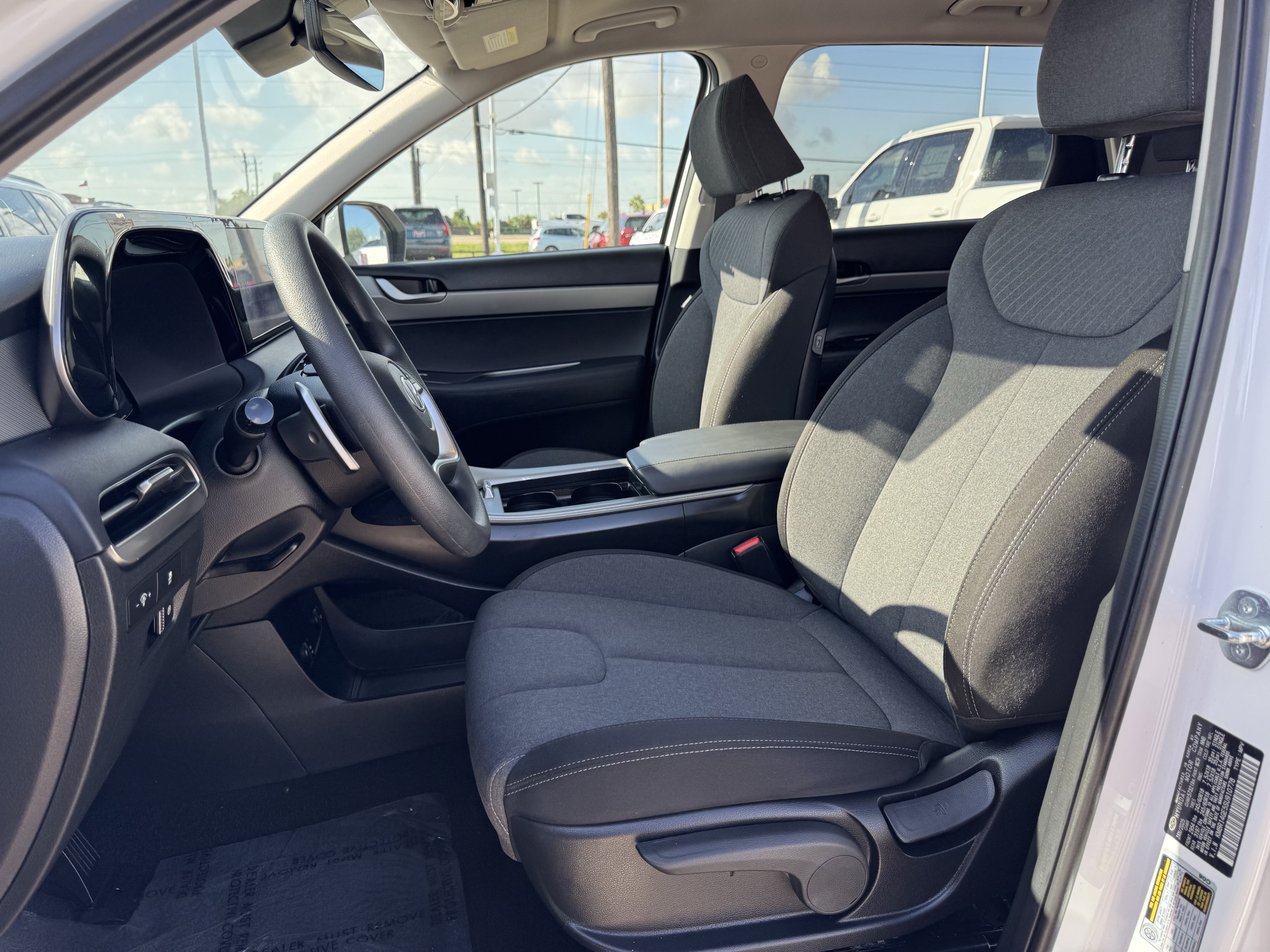 Used 2025 Hyundai Palisade SE FWD image 23