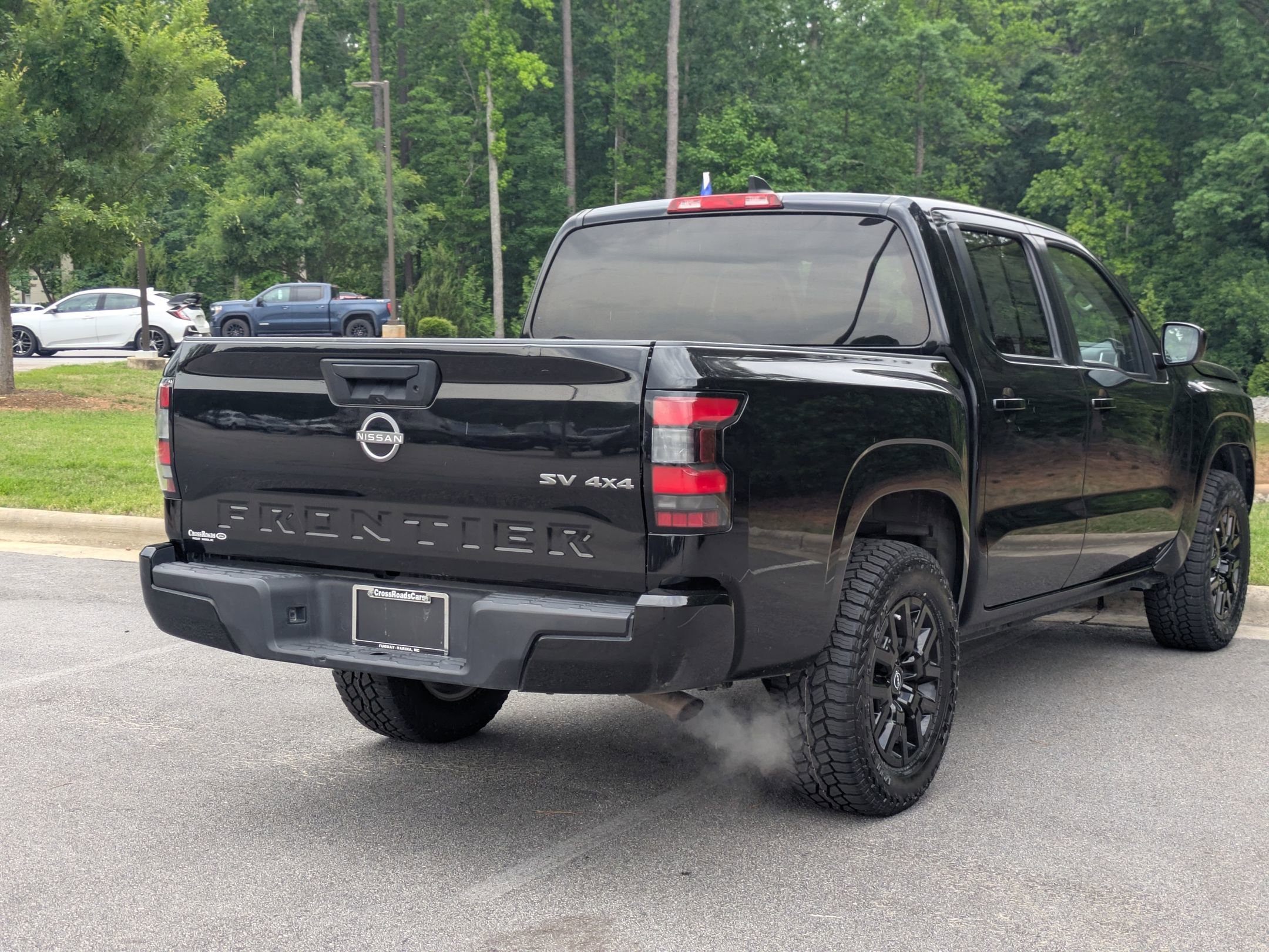 Used 2022 Nissan Frontier SV AWD/4WD image 3