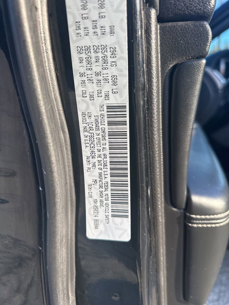 Used 2017 Jeep Grand Cherokee Limited image 34