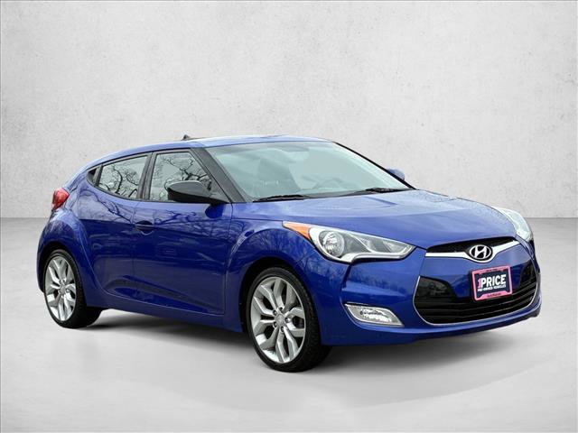 Used 2013 Hyundai Veloster w/ Style Pkg image 3