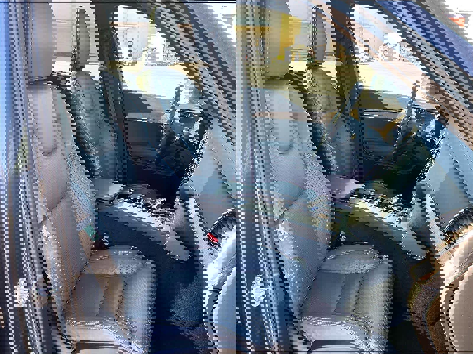 Used 2024 Volvo XC90 T8 Ultimate w/ Protection Package Premier image 10