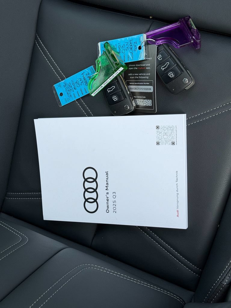 Certified 2025 Audi Q3 2.0T Premium w/ Convenience Package AWD/4WD image 8