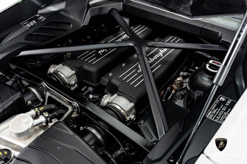 Used 2024 Lamborghini Huracan Tecnica image 20