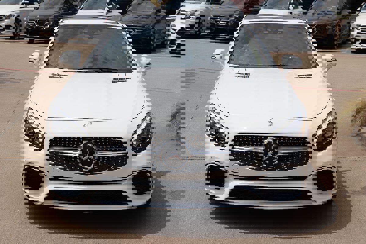 Used 2017 Mercedes-Benz SL 550 w/ Driver Assistance Package image 38