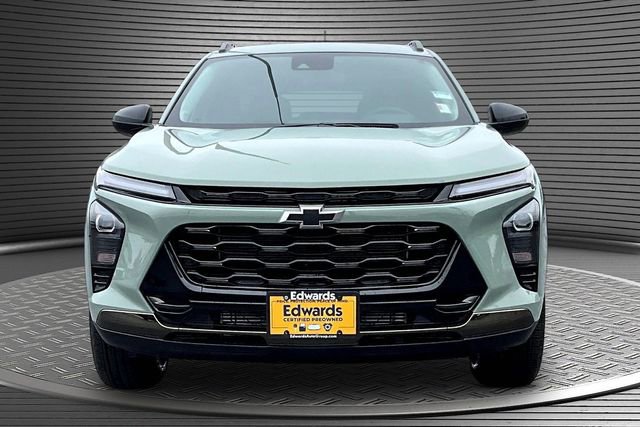 Used 2025 Chevrolet Trax ACTIV w/ Driver Confidence Package FWD image 2