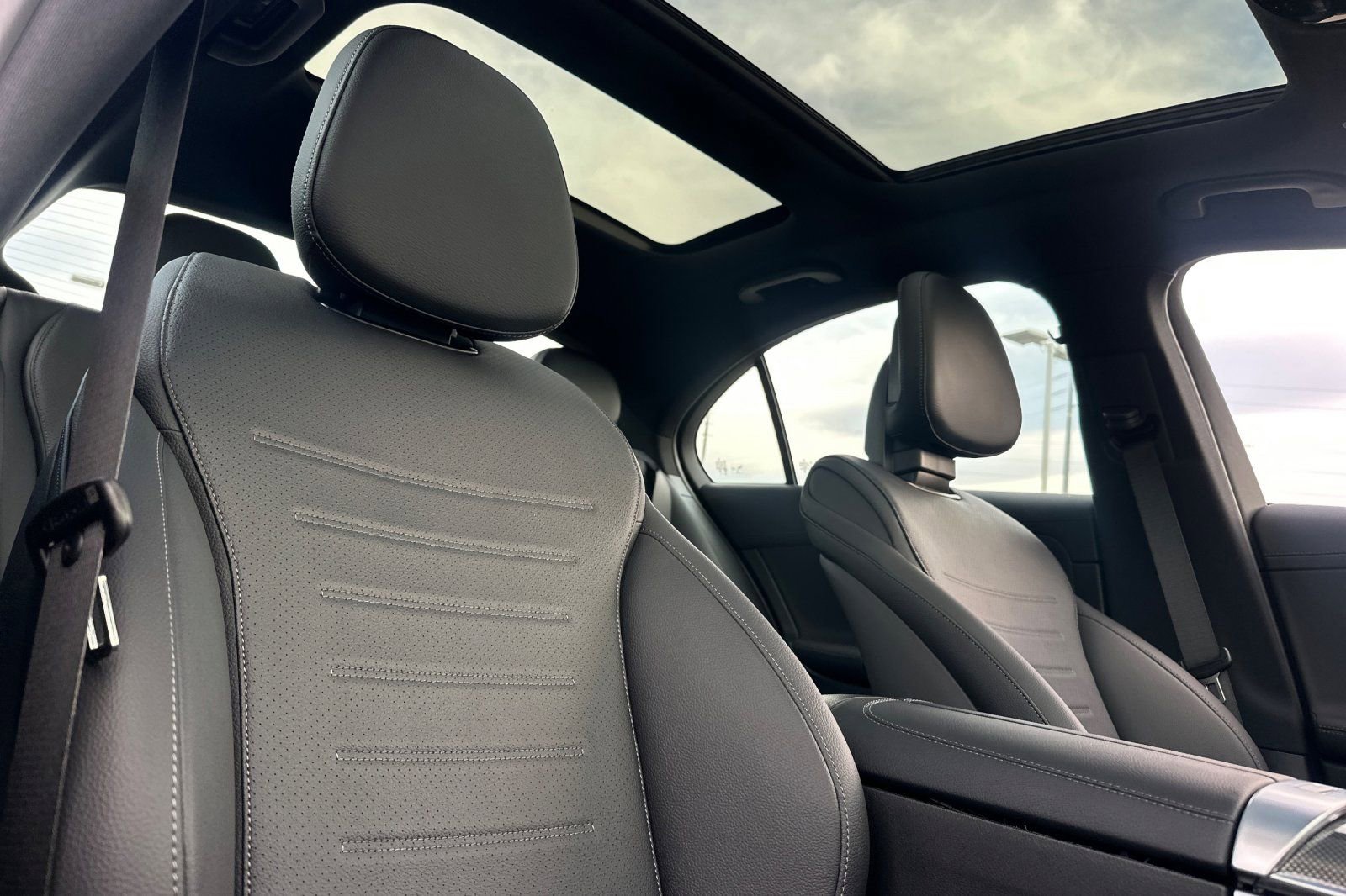 New 2025 Mercedes-Benz C 300 4MATIC Sedan image 31