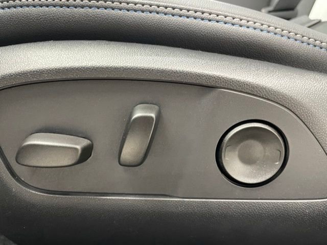 New 2026 Chevrolet Equinox EV LT w/ Convenience Package II image 9