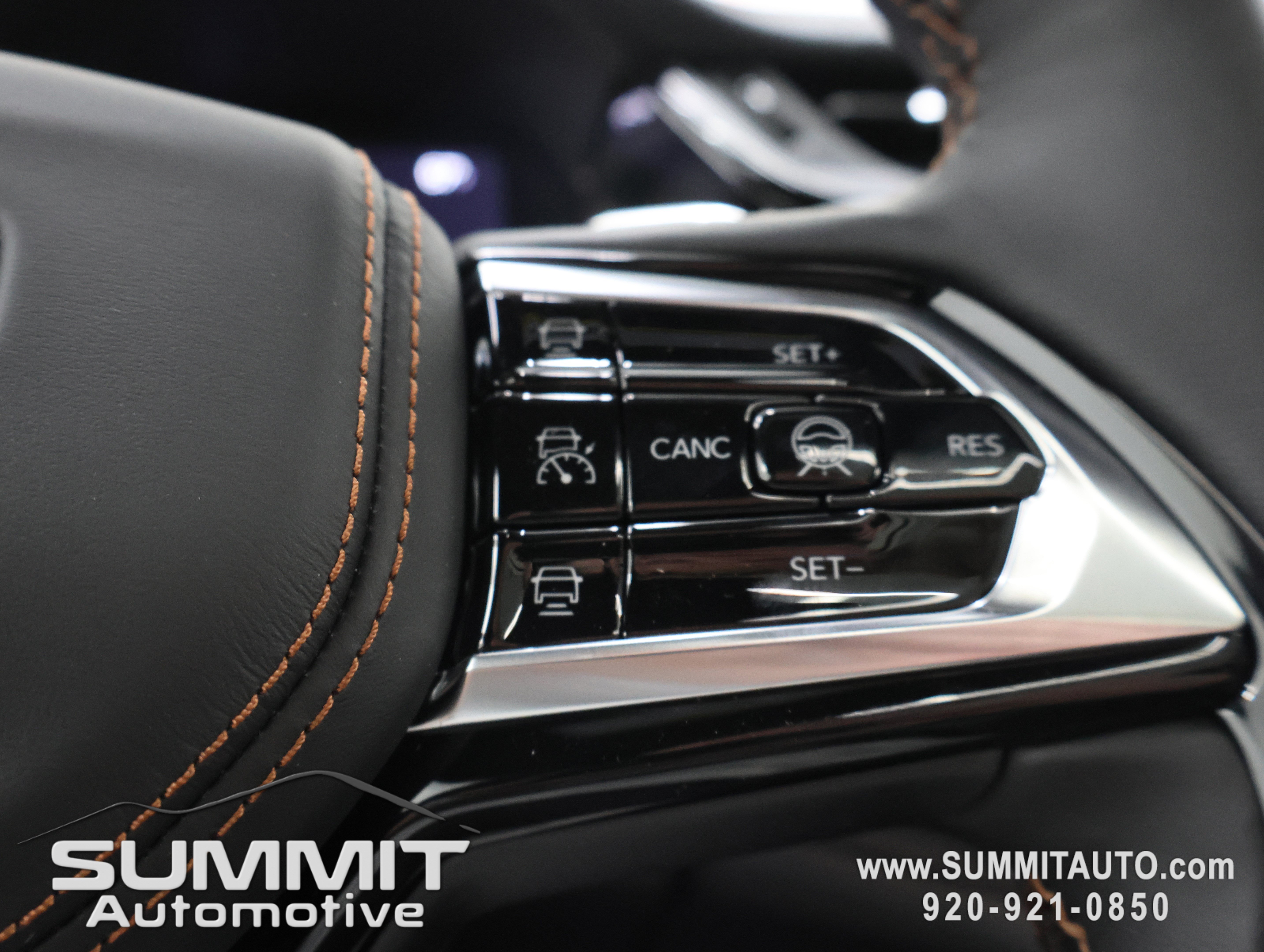 New 2026 Jeep Grand Cherokee L Summit w/ Obsidian Package AWD/4WD image 15