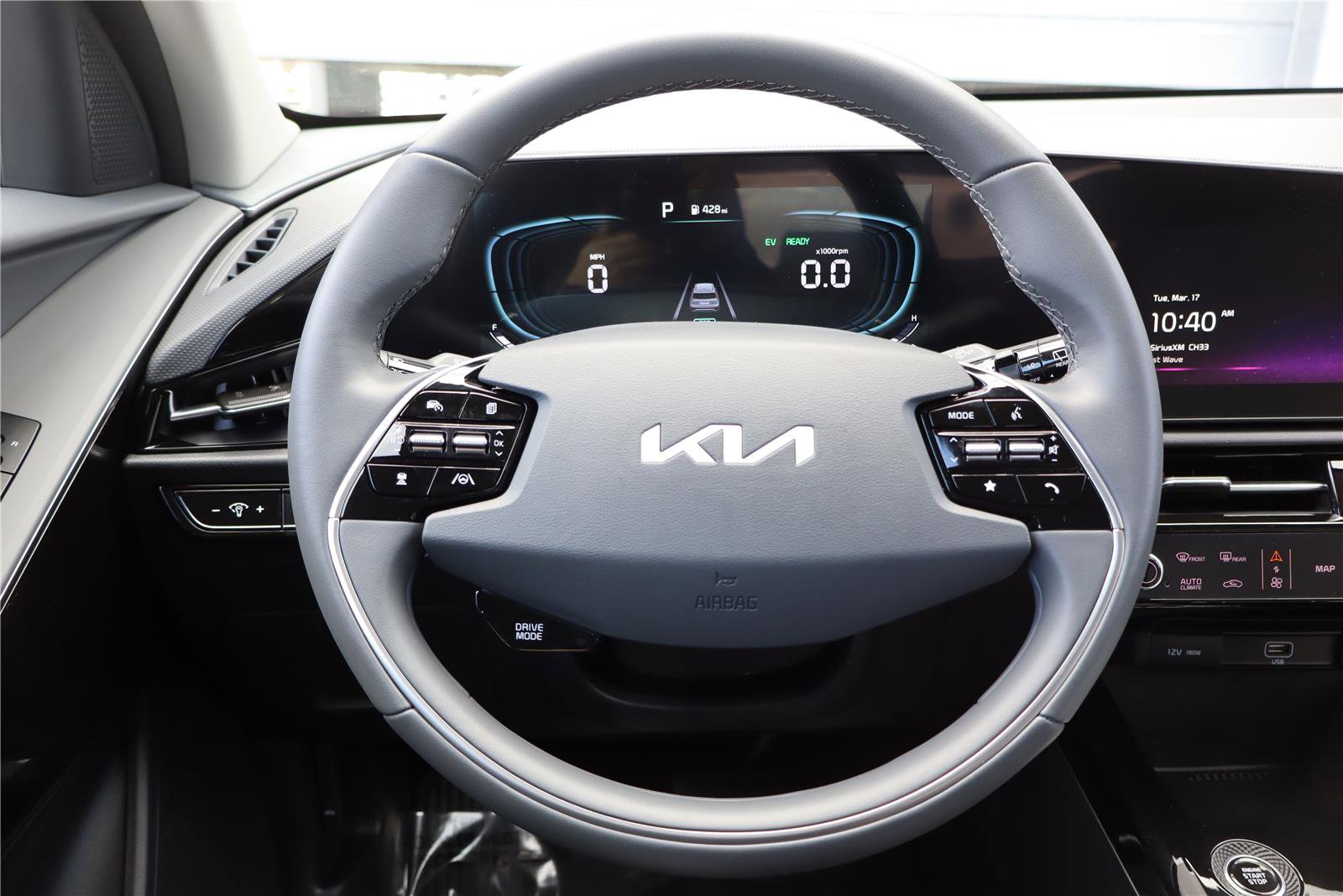 Certified 2025 Kia Niro EX image 17