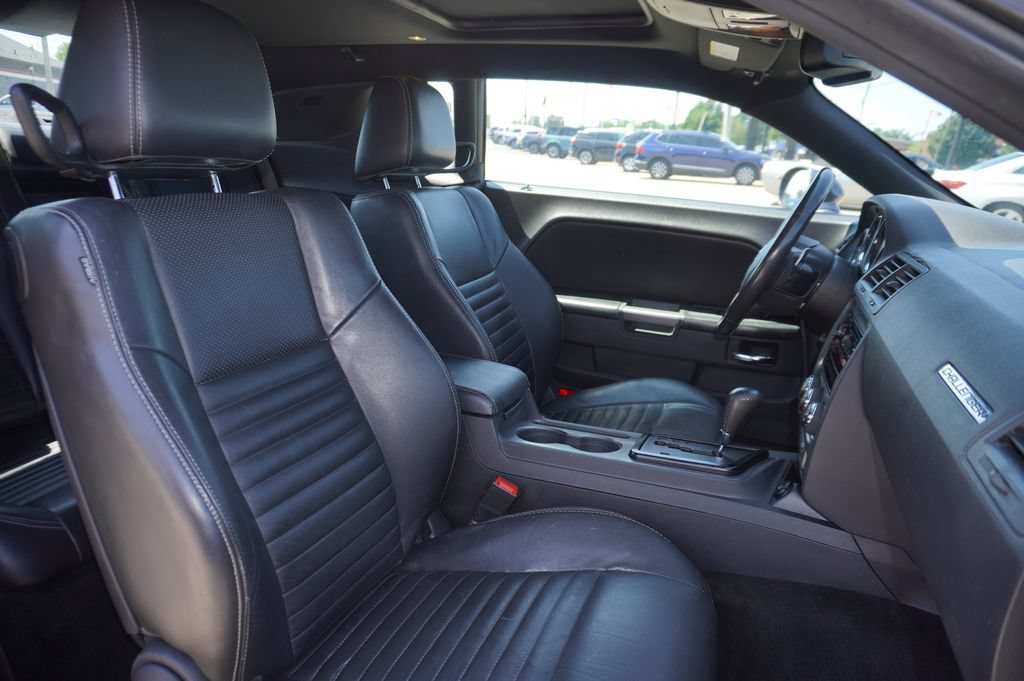 Used 2014 Dodge Challenger R/T Plus RWD image 29