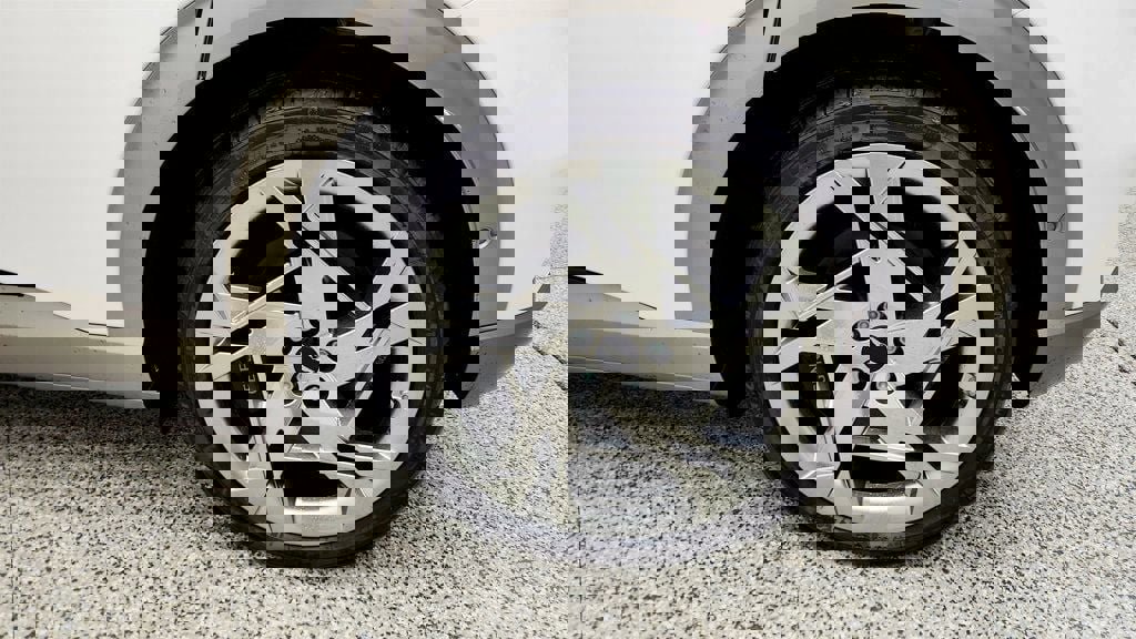 Used 2025 Genesis GV60 Performance image 9