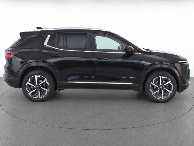Used 2024 Chevrolet Equinox EV LT w/ LPO, Trailering Package AWD/4WD image 8
