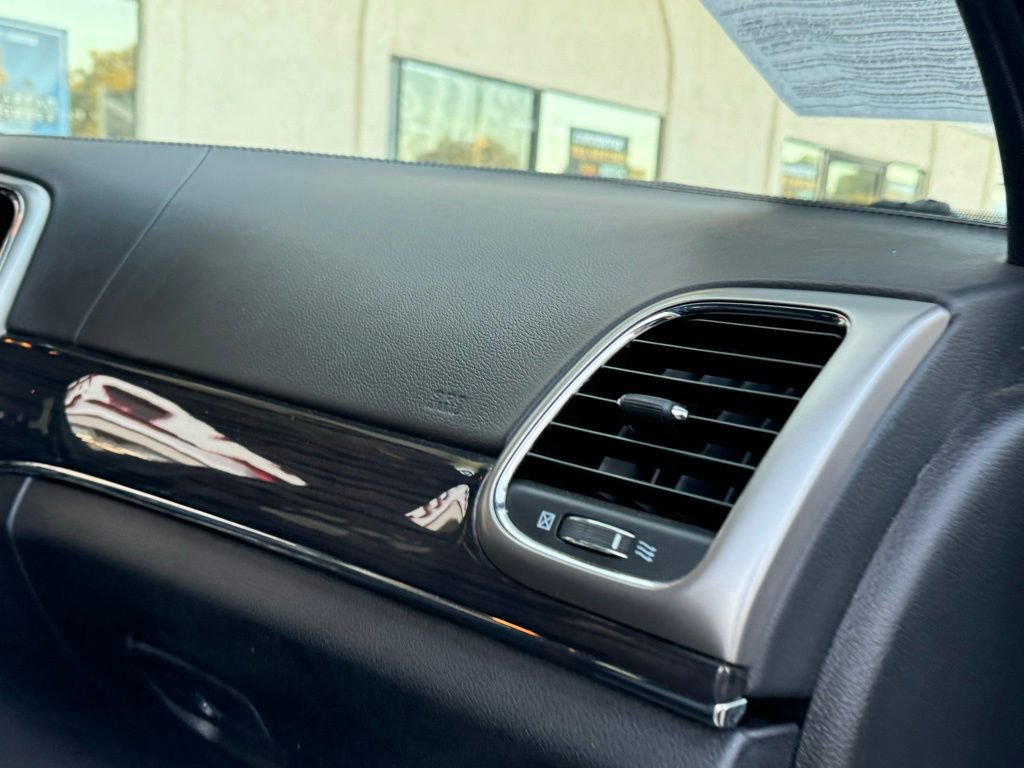 Used 2018 Jeep Grand Cherokee Overland AWD/4WD image 21