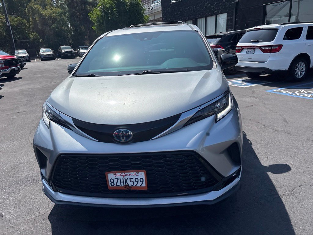 Used 2022 Toyota Sienna XSE w/ XSE Plus Package FWD image 9