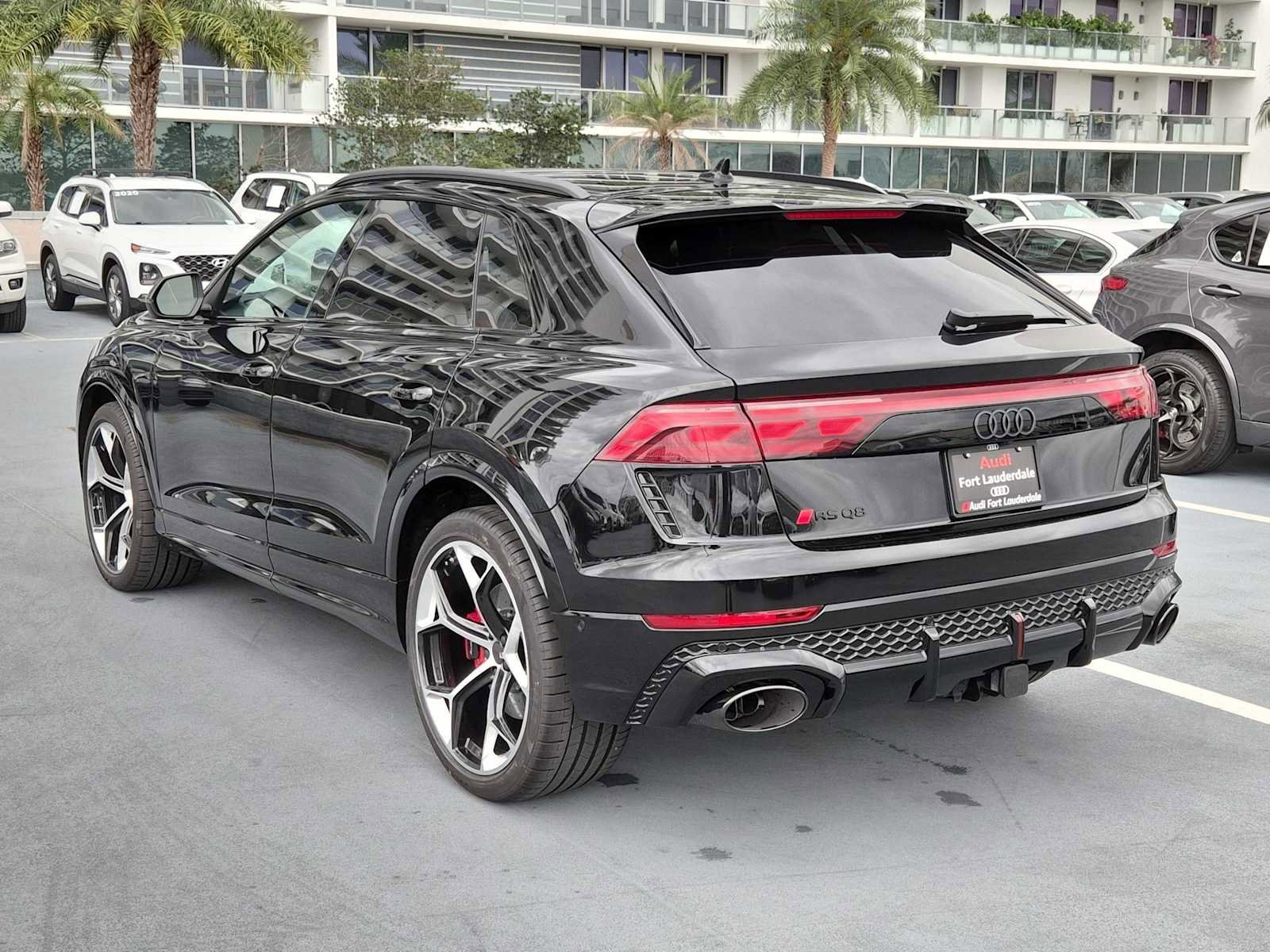 New 2026 Audi RS Q8 performance image 4