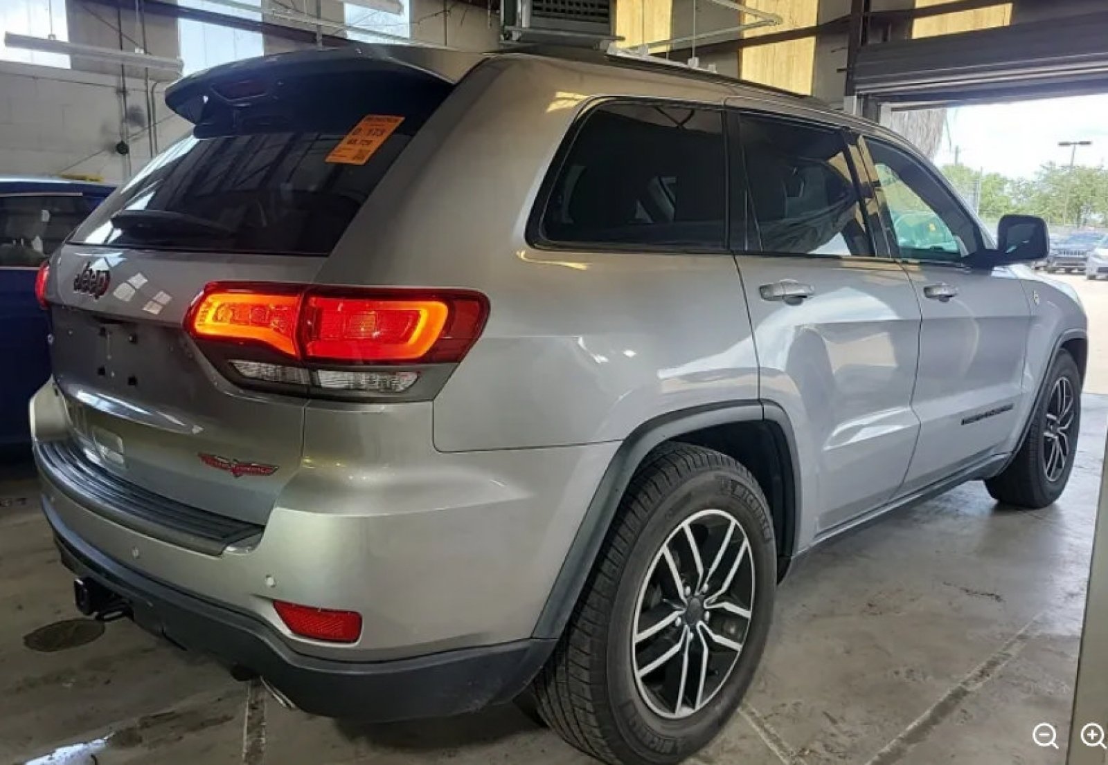 Used 2019 Jeep Grand Cherokee Trailhawk AWD/4WD image 3