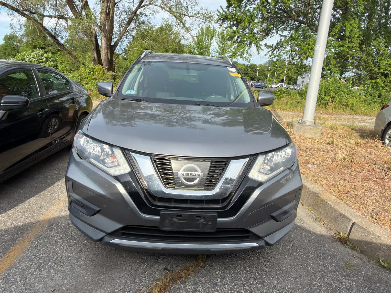 Used 2017 Nissan Rogue SV AWD/4WD image 5
