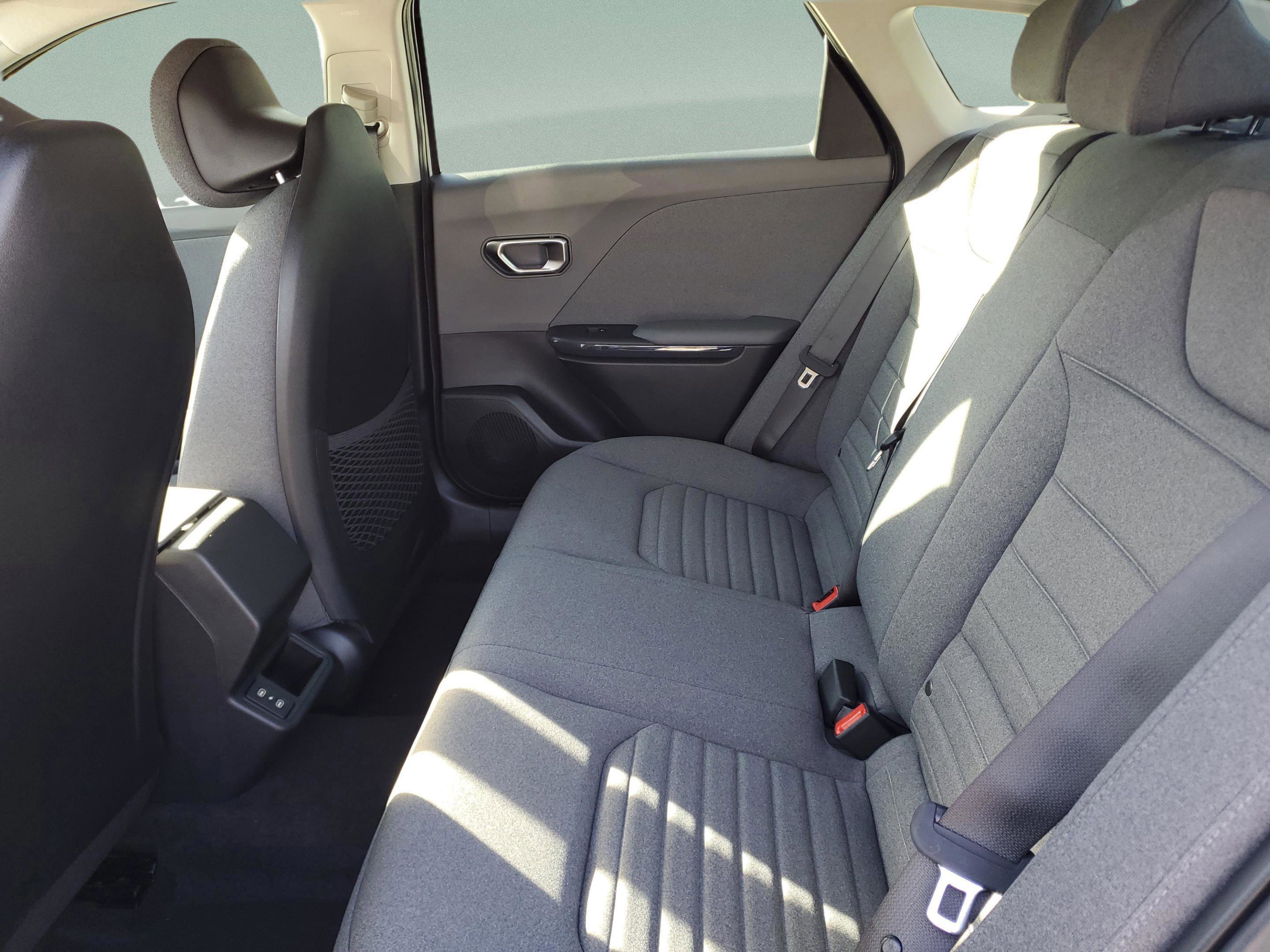 New 2025 Kia K4 EX image 28