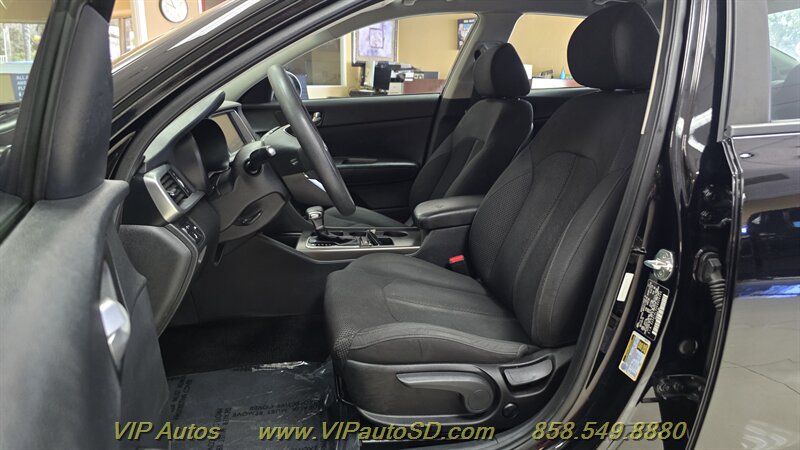 Used 2019 Kia Optima LX FWD image 15