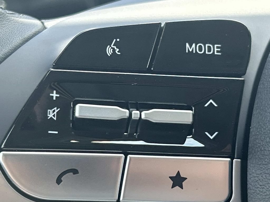 New 2026 Hyundai Elantra Limited FWD image 29