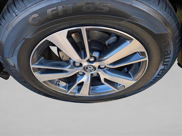 Used 2018 Toyota RAV4 XLE image 21