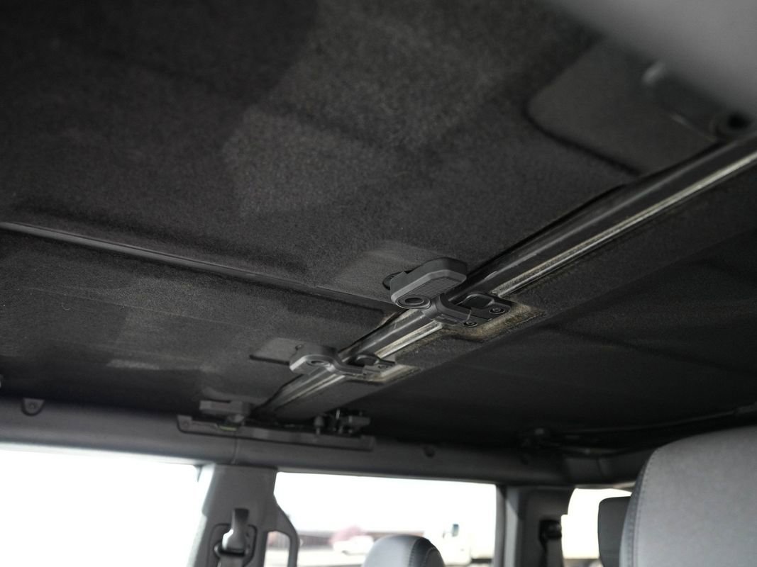 Used 2023 Ford Bronco Everglades image 17
