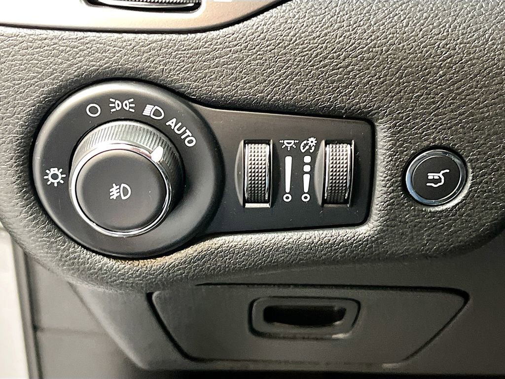 Used 2022 Jeep Cherokee Latitude Lux FWD image 10