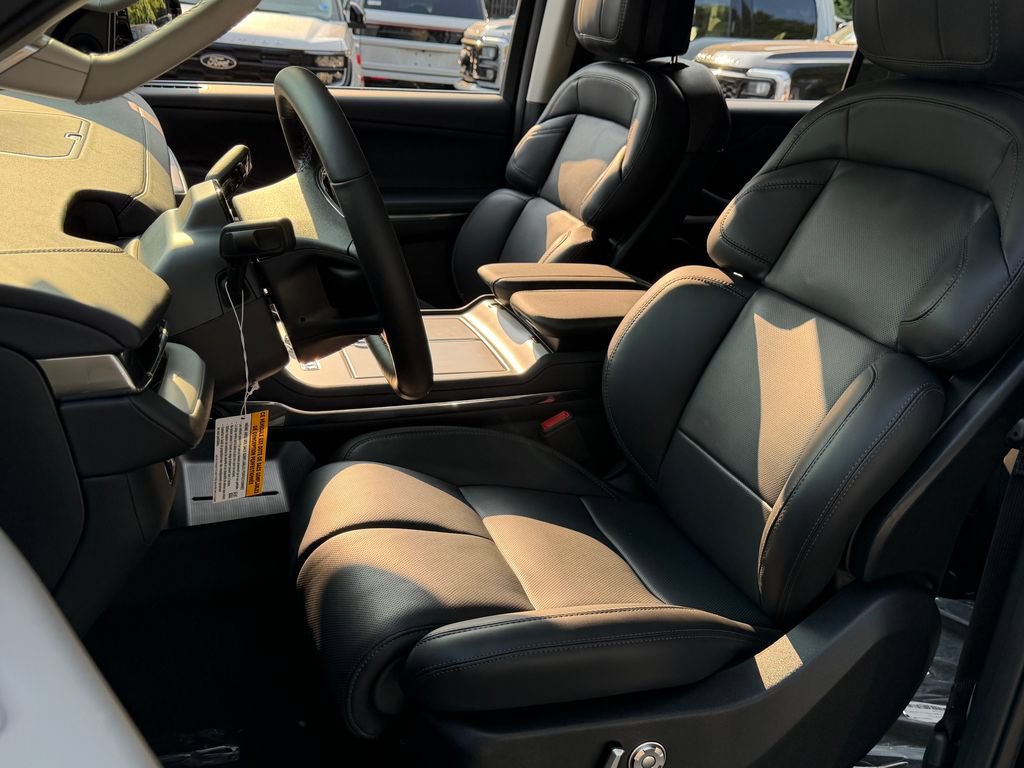 New 2027 Lincoln Navigator L Premier AWD/4WD image 22