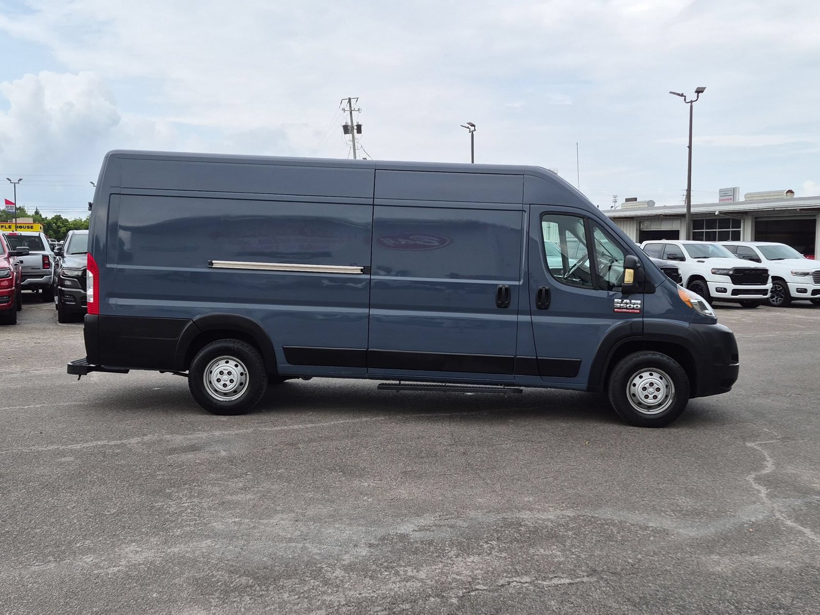 Used 2019 RAM ProMaster 3500 FWD image 4