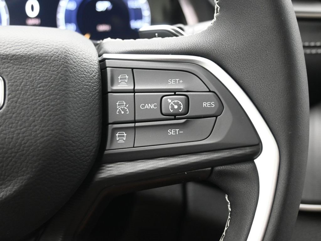 New 2025 Jeep Grand Cherokee Laredo X w/ Luxury Tech Group I image 27