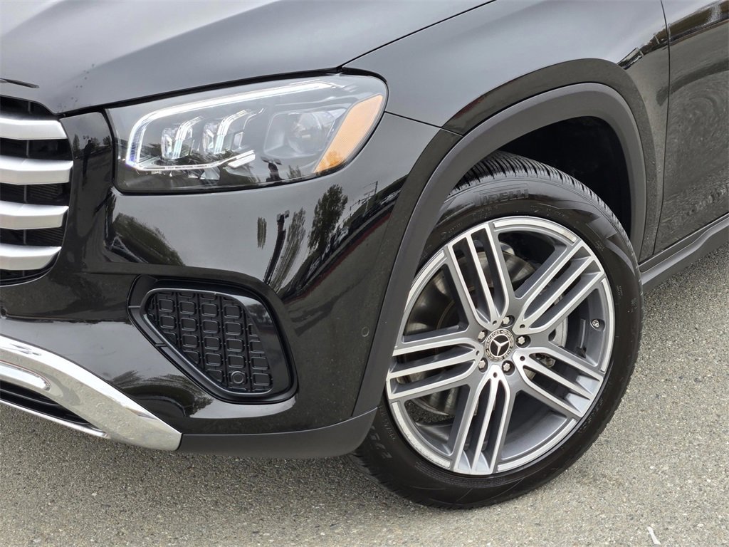 Used 2025 Mercedes-Benz GLS 450 4MATIC image 9