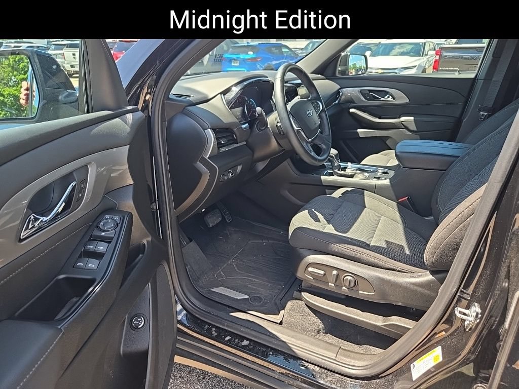 Used 2023 Chevrolet Traverse LT w/ Midnight/Sport Edition AWD/4WD image 11